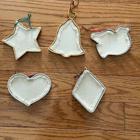 [2-3”]VTG Holiday Cross-Stitch Ornament Set - Multicolor-set of 5 - Picture 2 of 2